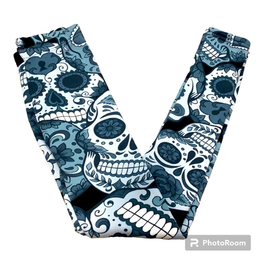 NWOT | Skull Leggings | Blues | Cozy | Size Small